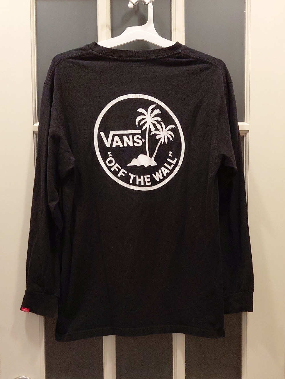 "Vans" Unisex, Sz.M Black Long Sleeve Tee with White Palm Circle Logo....